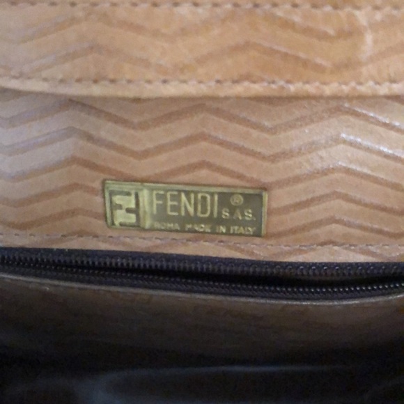 Authentic Vintage Fendi cross boy all leather bag - Picture 4 of 7
